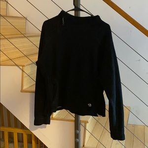 Mountain hard wear sweater